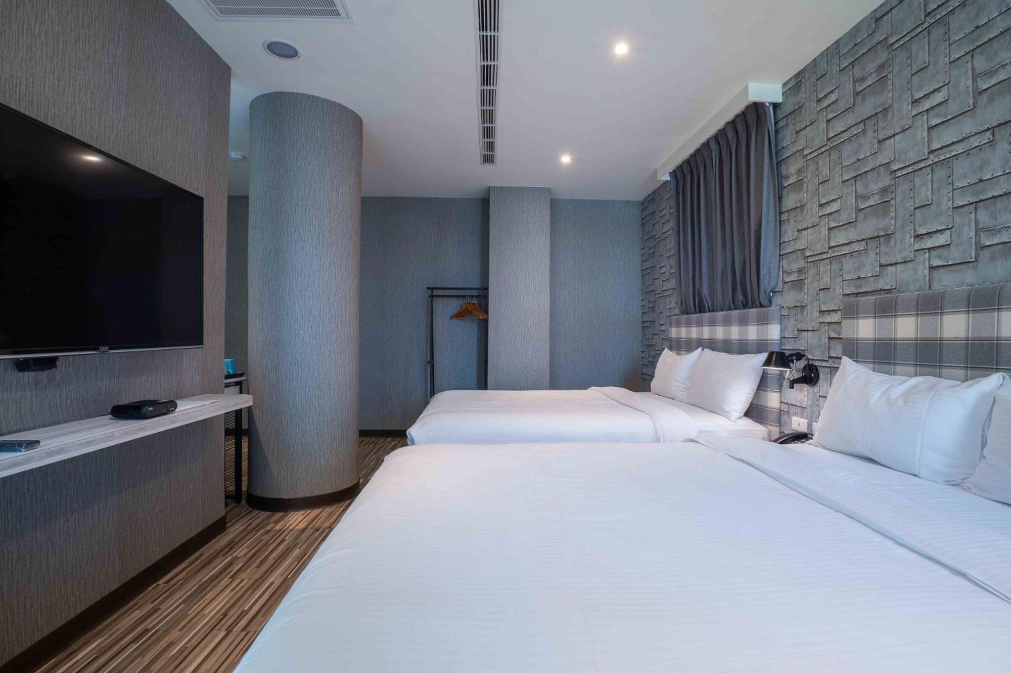Check Inn Taichung Ziyou Exterior photo