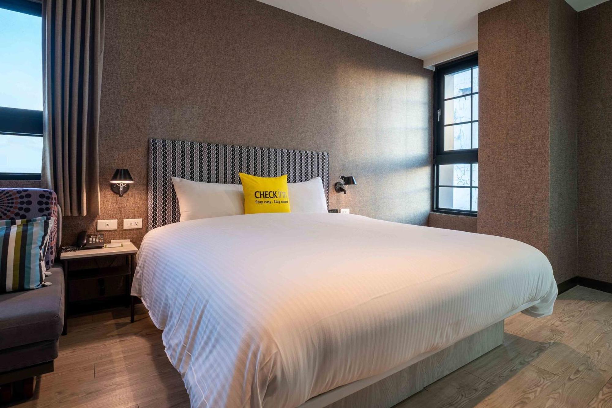 Check Inn Taichung Ziyou Exterior photo
