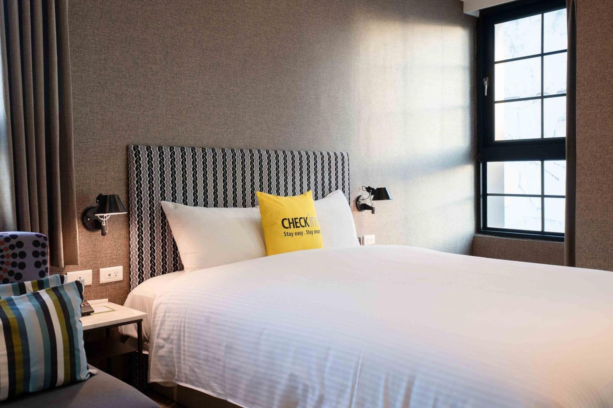 Check Inn Taichung Ziyou Exterior photo