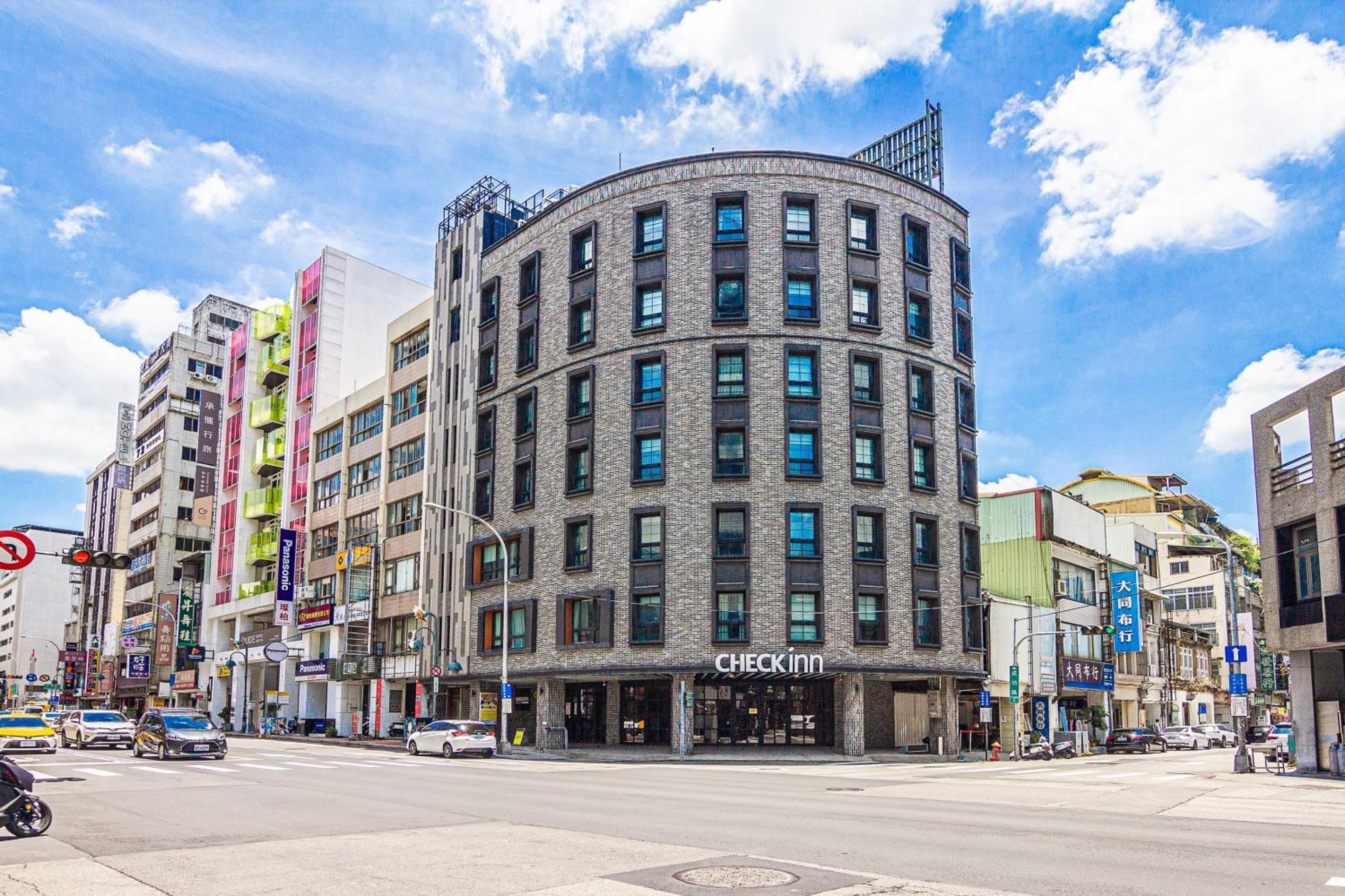 Check Inn Taichung Ziyou Exterior photo